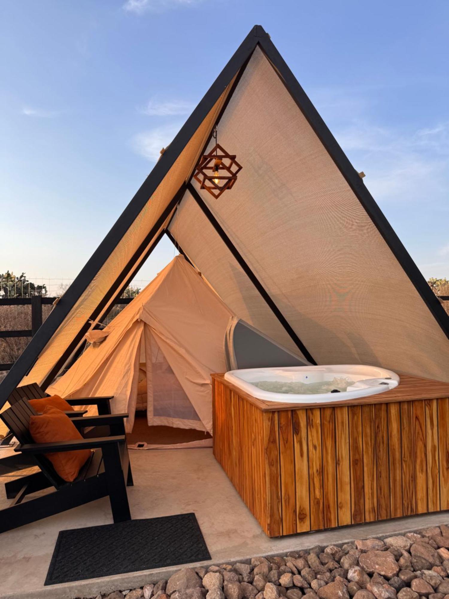 Hotel Coyote Alcocer ภายนอก รูปภาพ