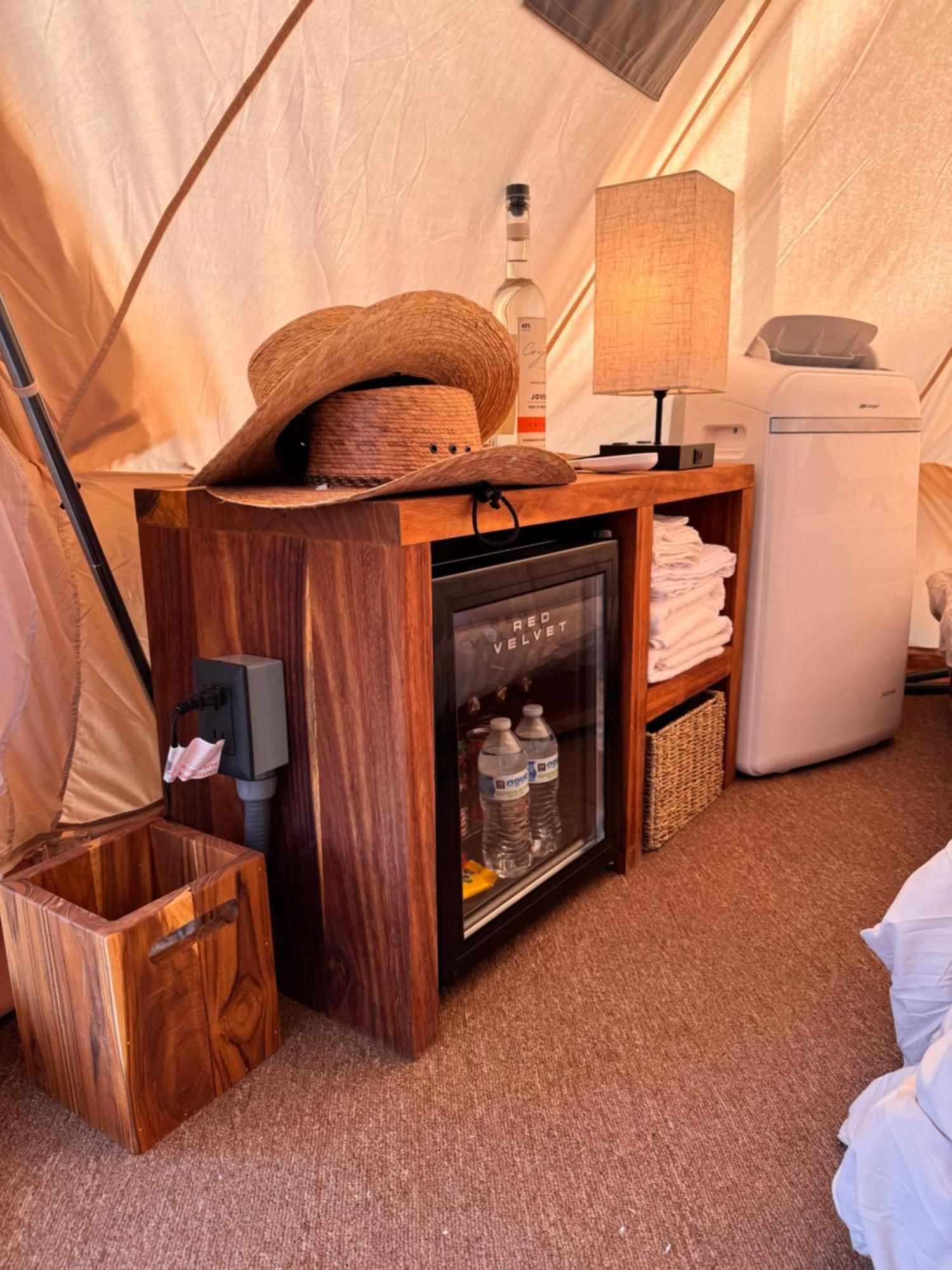 Hotel Coyote Alcocer ภายนอก รูปภาพ