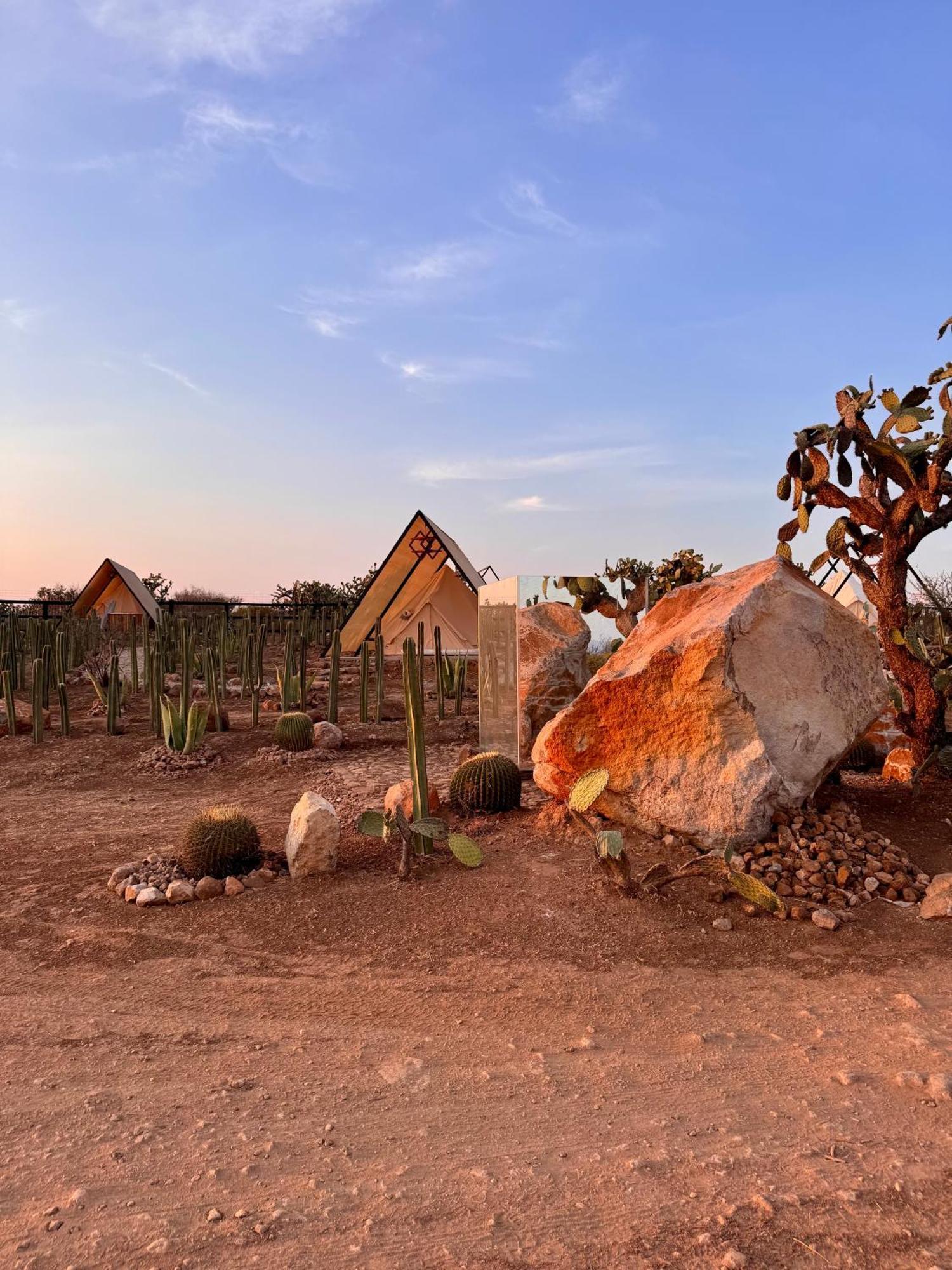 Hotel Coyote Alcocer ภายนอก รูปภาพ